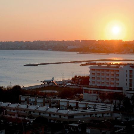 Eser Premium Hotel & Spa Buyukcekmece Bagian luar foto Sunset over the Gulf of Chania