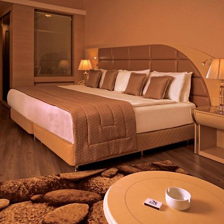 Eser Premium Hotel & Spa Buyukcekmece Bagian luar foto A room at the hotel