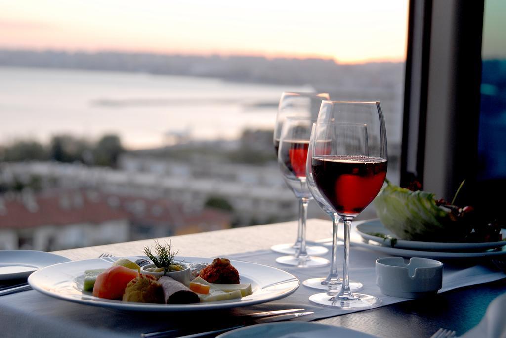 Eser Premium Hotel & Spa Buyukcekmece Bagian luar foto A view of the Aegean Sea from the hotel