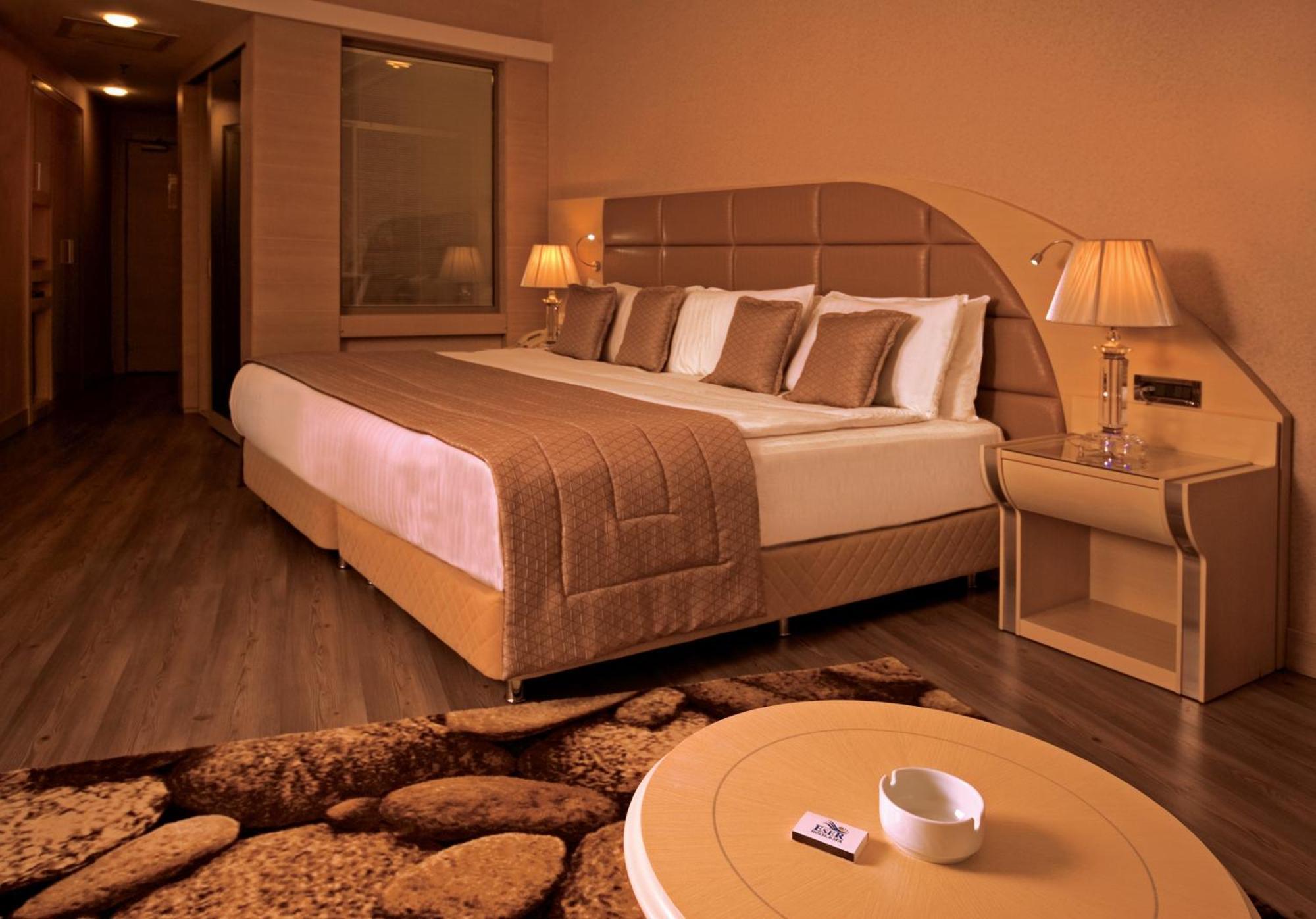 Eser Premium Hotel & Spa Buyukcekmece Bagian luar foto A room at the hotel