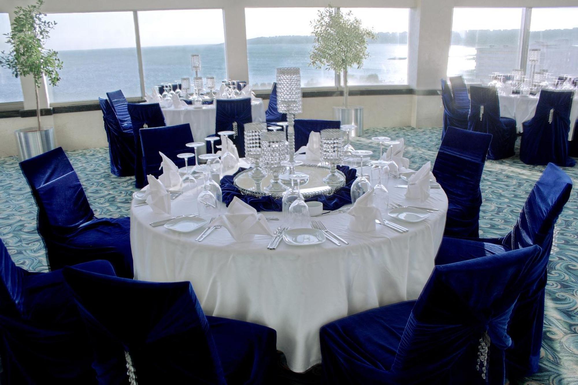 Eser Premium Hotel & Spa Buyukcekmece Bagian luar foto A table set for a formal dinner