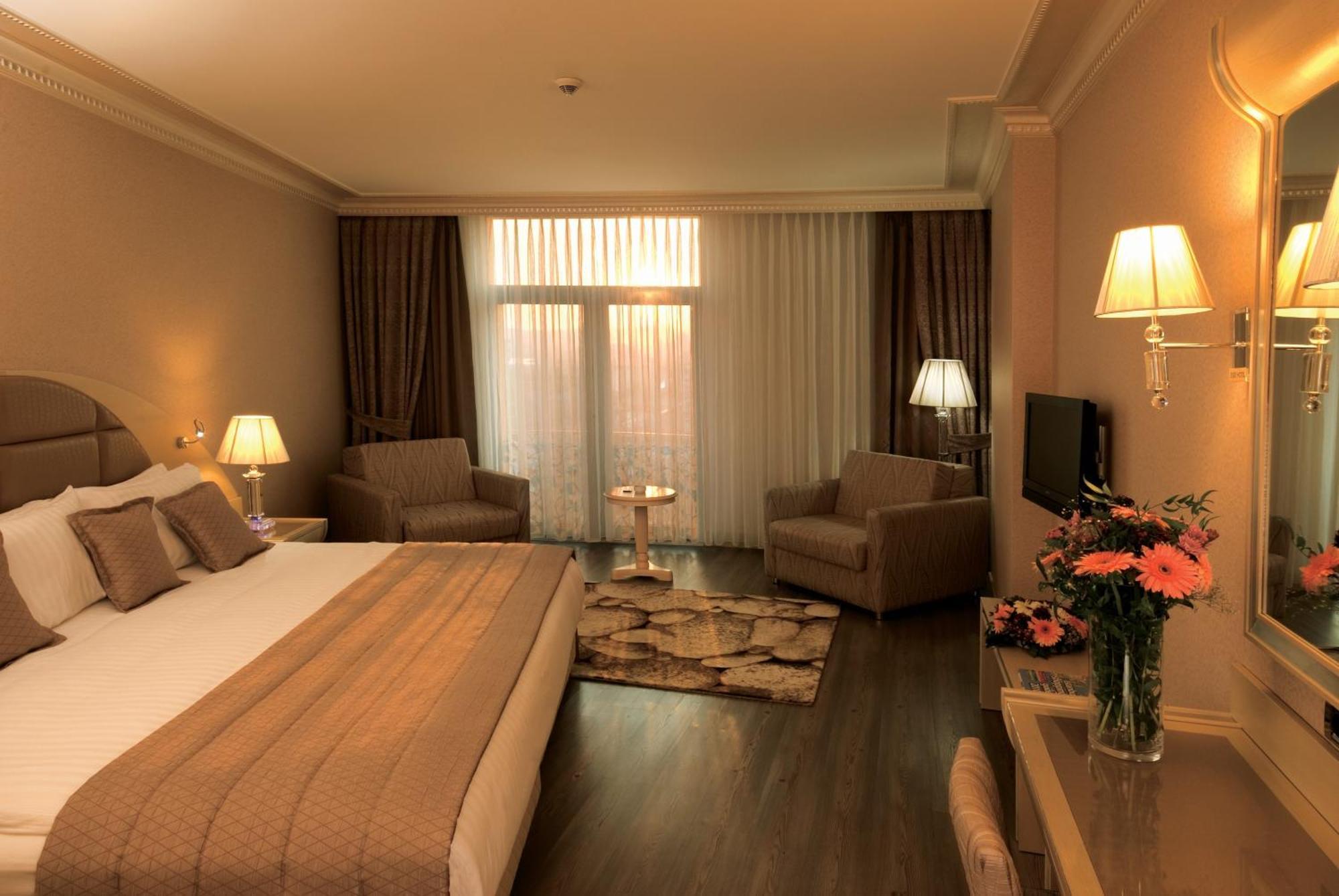 Eser Premium Hotel & Spa Buyukcekmece Bagian luar foto A room at the hotel