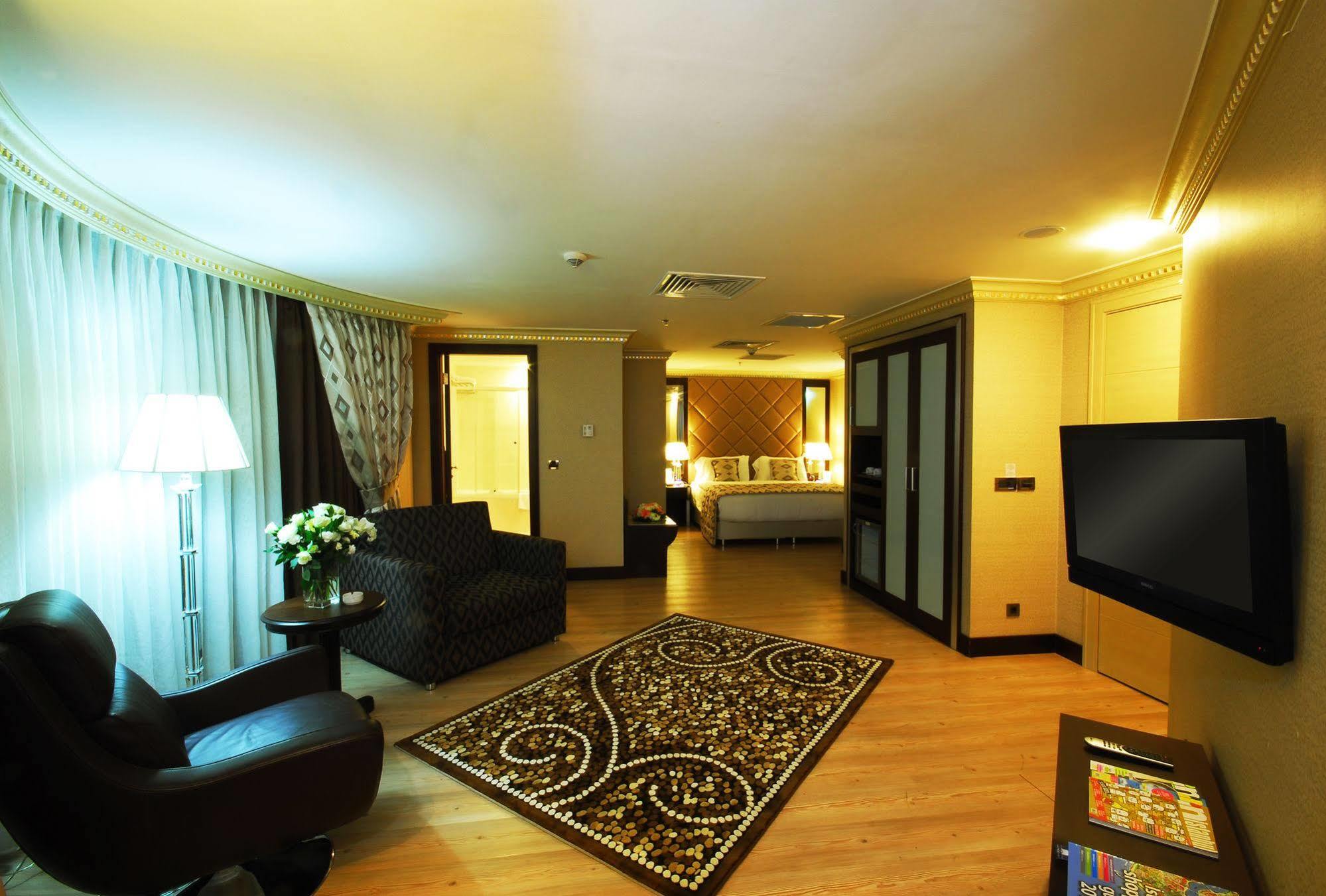 Eser Premium Hotel & Spa Buyukcekmece Bagian luar foto Suite
